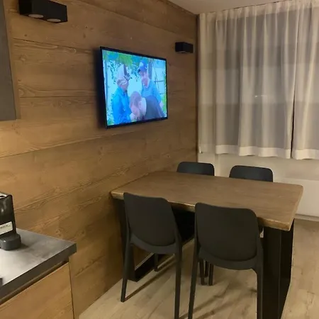 Des Alpes C Flat 11 Apartment *